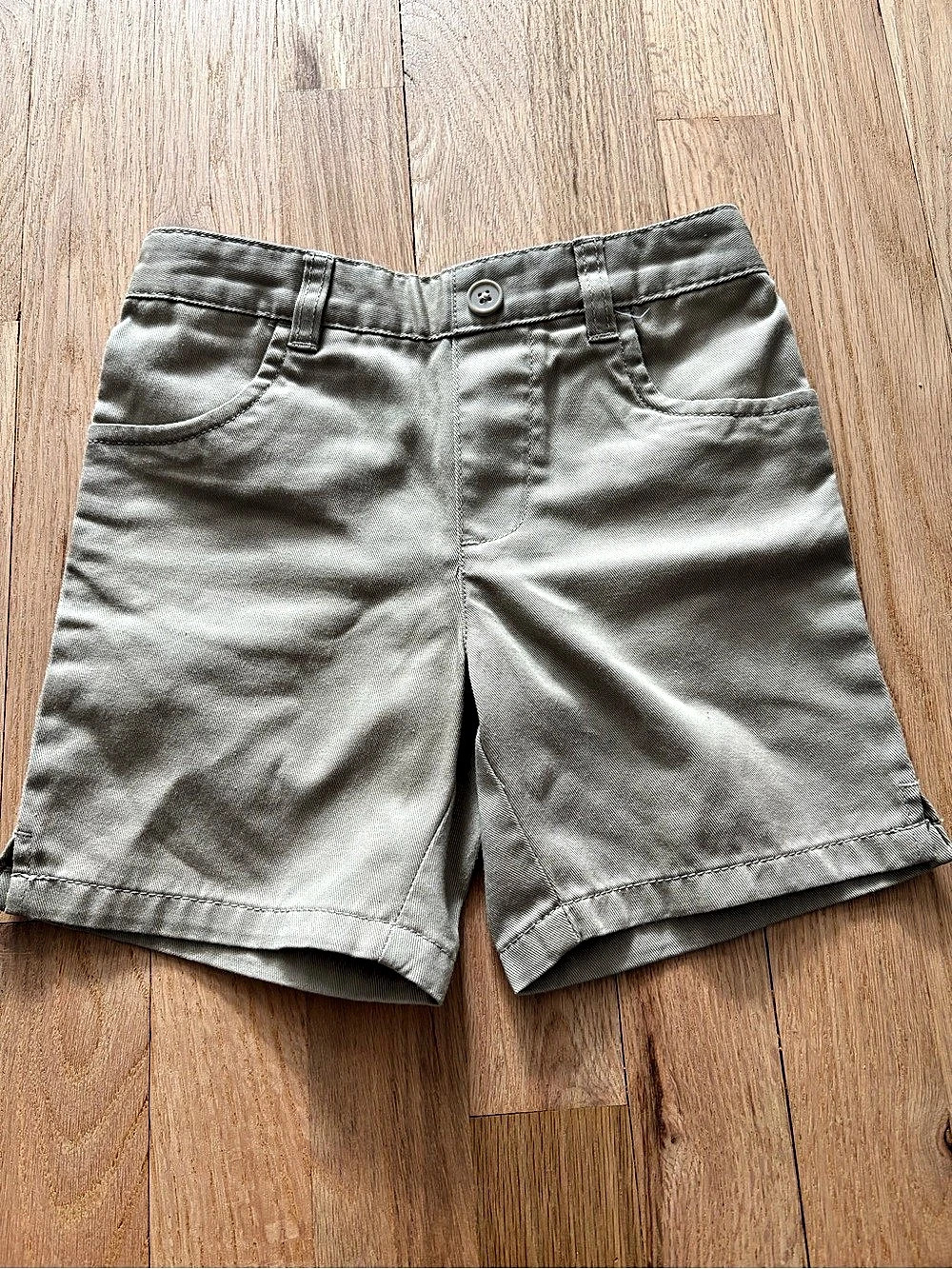 Casual Shorts in Green